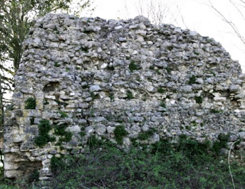 Castel dell’Isola distrutto dai Narnesi e il muro del “mistero”